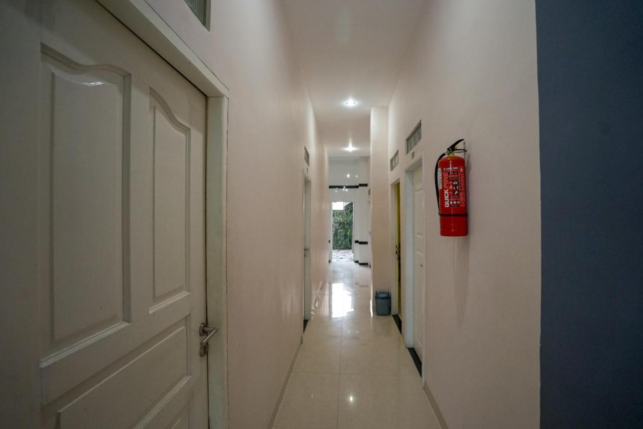 Oyo 616 Express Inn ปาเลมบัง ภายนอก รูปภาพ