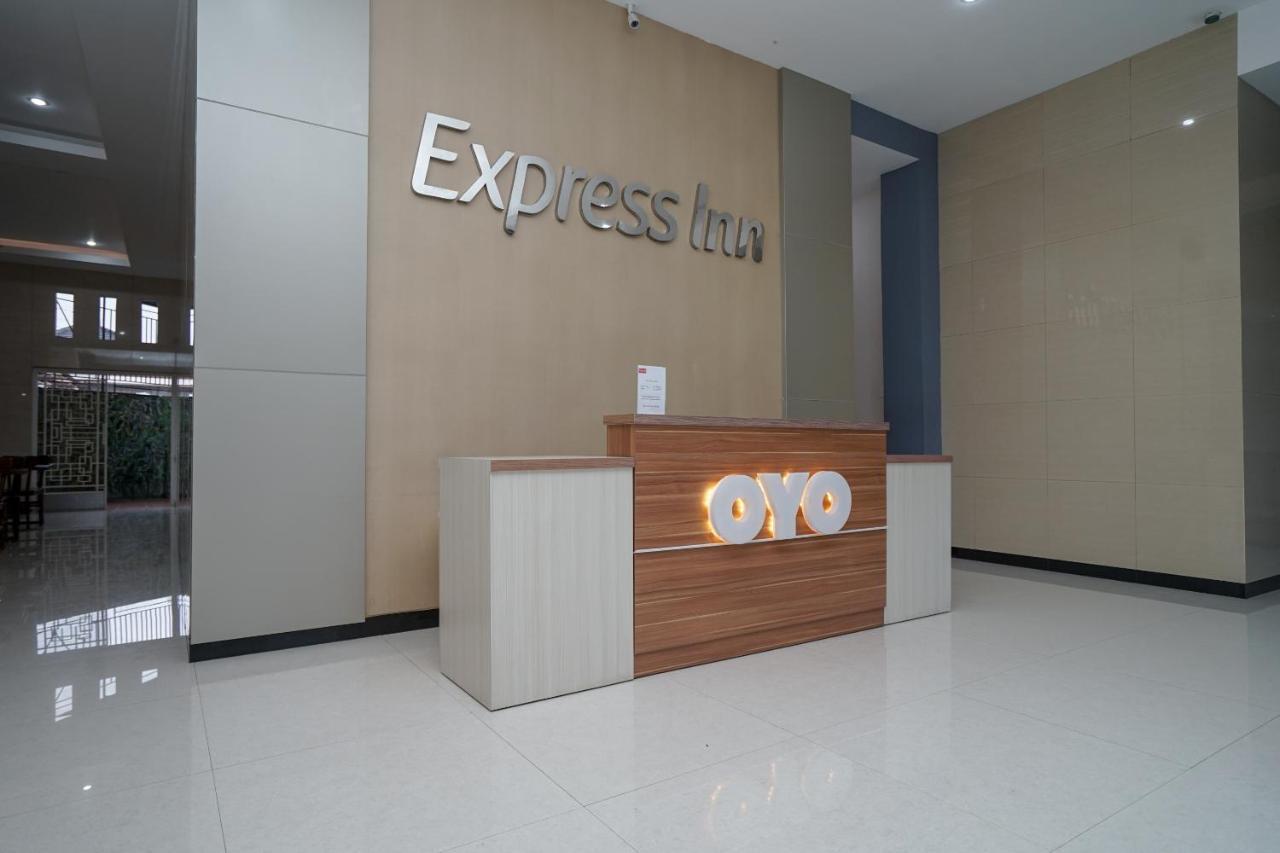 Oyo 616 Express Inn ปาเลมบัง ภายนอก รูปภาพ