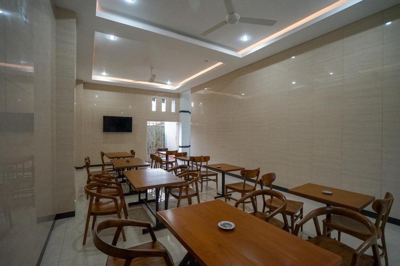 Oyo 616 Express Inn ปาเลมบัง ภายนอก รูปภาพ