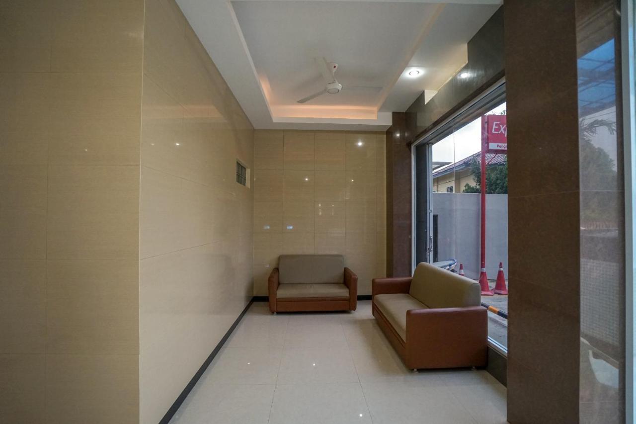 Oyo 616 Express Inn ปาเลมบัง ภายนอก รูปภาพ